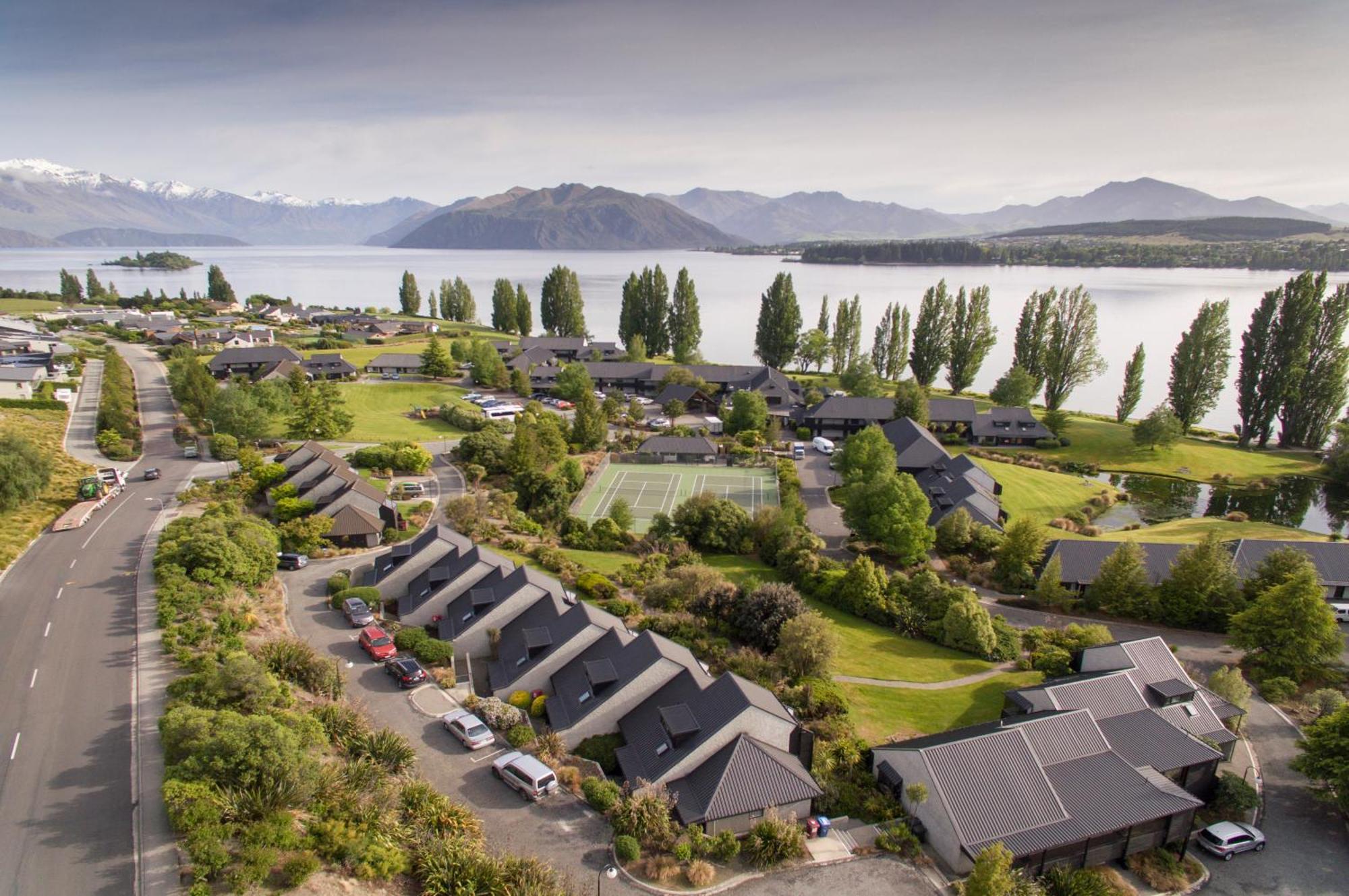 Edgewater Hotel Wanaka Exteriör bild